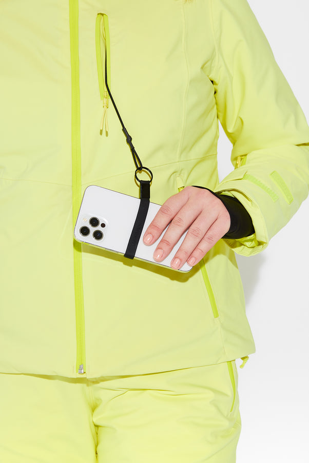 Woman wearing Granita ski jacket