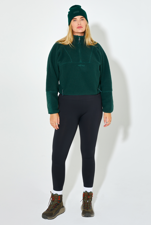 Woman in Alpine Green Pieper Fleece