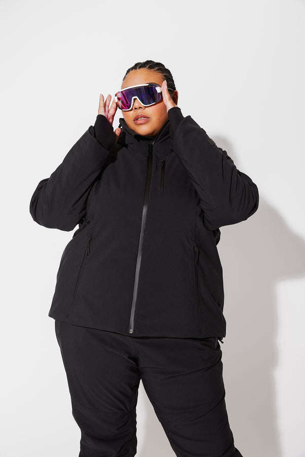 Woman wearing Black ski jacket