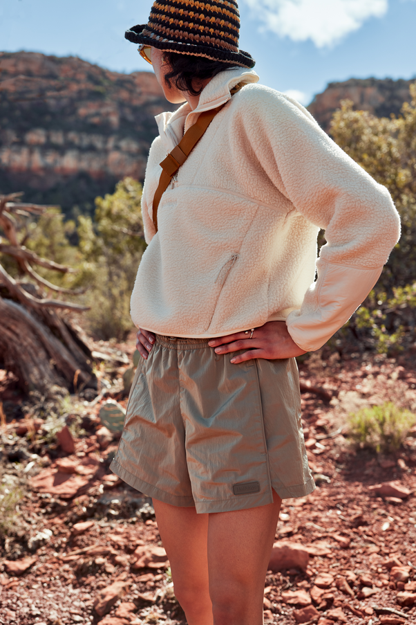 Woman in Oat Milk Pieper Fleece