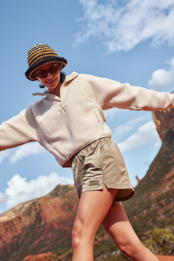 Woman in Oat Milk Pieper Fleece